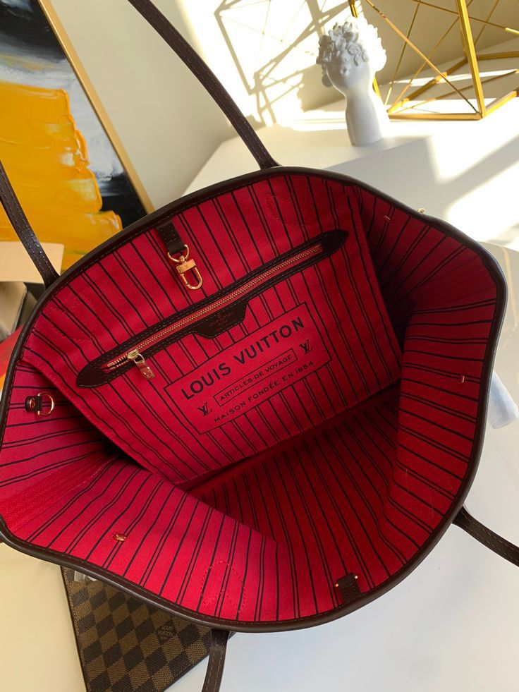 LV TOTE