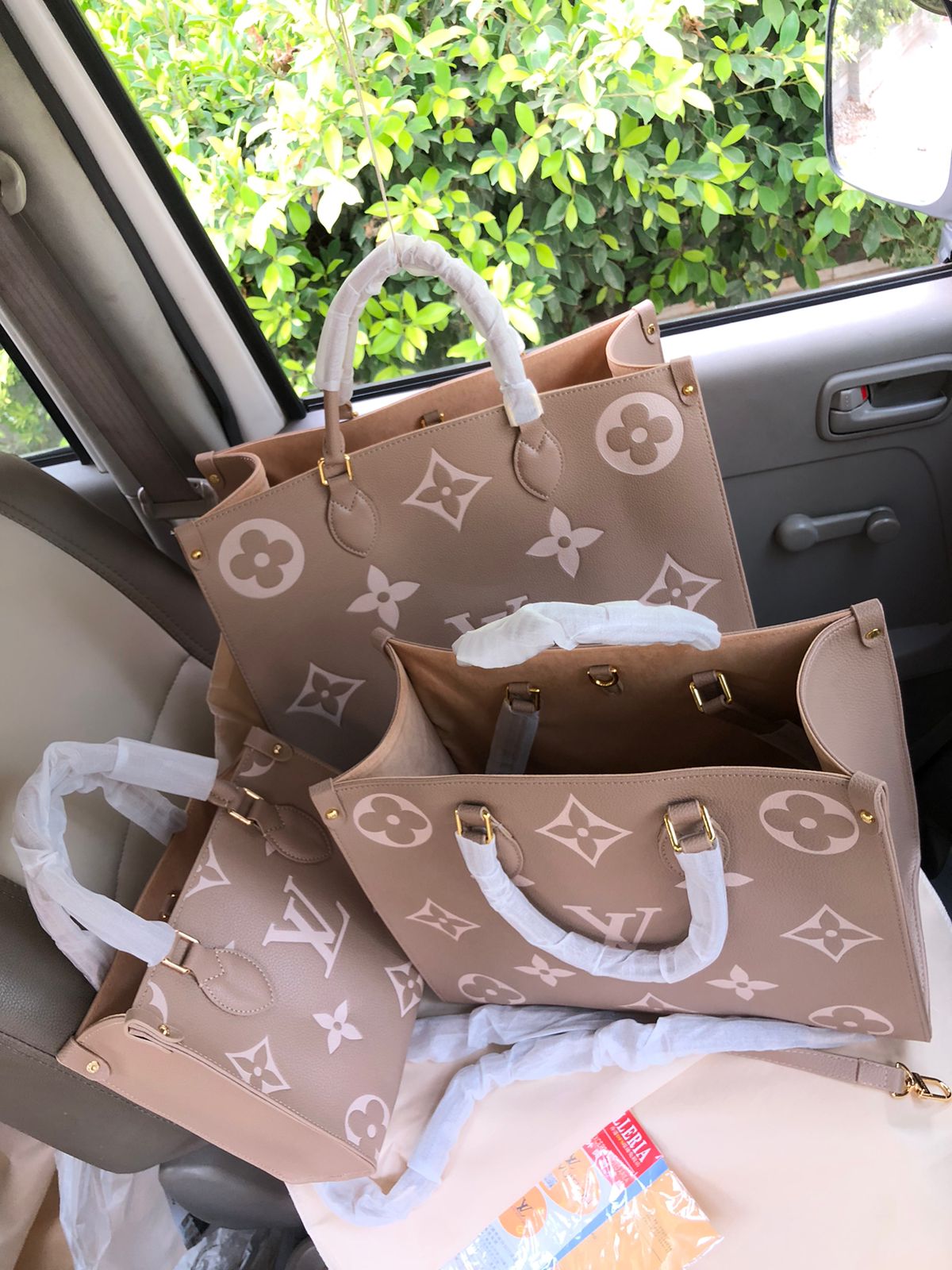 LV TOTE BAG